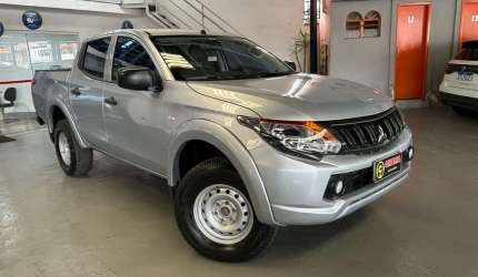 Mitsubishi l200 triton 2023 2.4 16v turbo diesel gl cd 4x4 manual