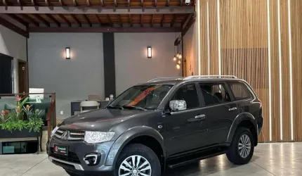 Mitsubishi pajero 3.2 hpe 4x4 7 lugares 16v turbo intercooler diesel 4p automático