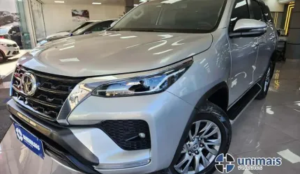 Toyota hilux sw4 2.8 d-4d turbo diesel srx 7l 4x4 automático