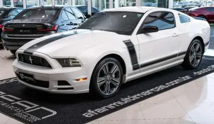 Ford mustang 3.7 v6 305cv aut./2013