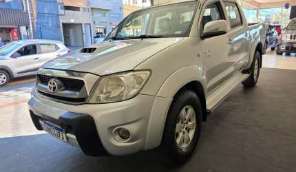 Toyota hilux cd4x2 srv 2010