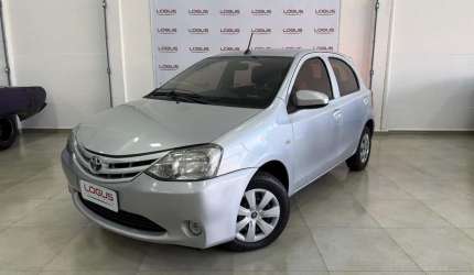 Toyota etios hb x 13l mt 2017
