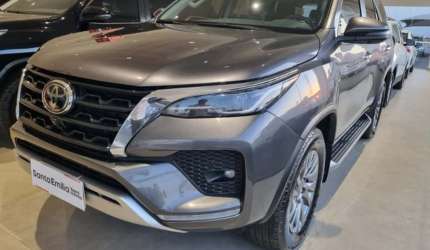 Toyota hilux sw4 2.8 srx diamond 4x4 turbo