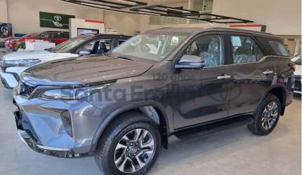 Toyota hilux sw4 2.8 srx diamond 4x4 turbo