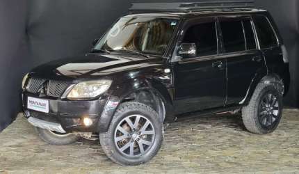 Mitsubishi pajero tr4 2.0/ 2.0 flex 16v 4x4 aut.  - preta - 2010/2011