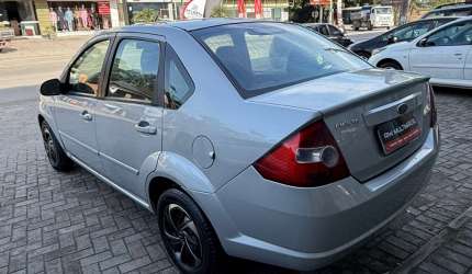 Carro completo super conservado 