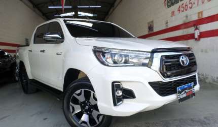 Toyota hilux 2.8 srx cd tbdiesel 4x4 2020