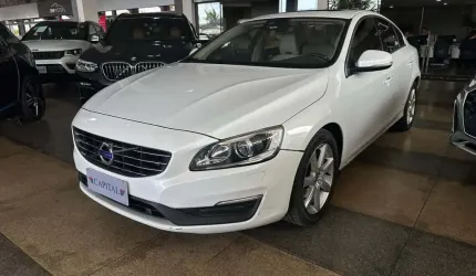 Volvo s60 2.0 t4 momentum gasolina 4p automático - branca - 2017/2017