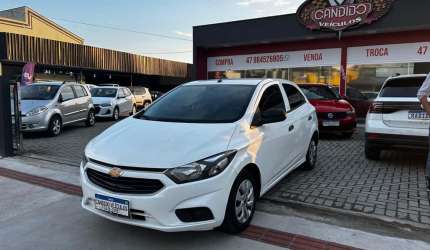 Chevrolet onix hatch joy 1.0 8v flex 5p mec.