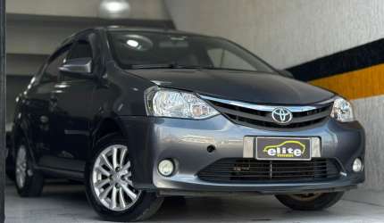 Toyota etios xls sedan 1.5 flex completo financia e troca