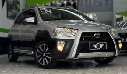 Toyota etios cross 1.5 flex completo financia e troca 