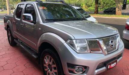 Nissan frontier sl 4x4 2015