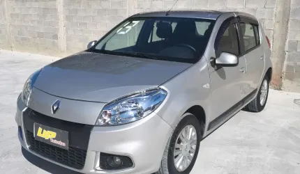 Sandero 1.6 privilege 2013 muito novo