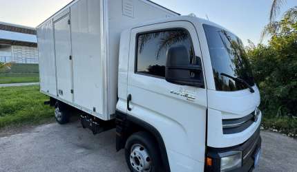 Volkswagen delivery 2.8 ano 2020 baú fechado