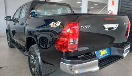 Hilux-2-8-srv-diesel-4x4-201