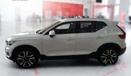 Volvo xc40 2021 1.5 t5 recharge momentum geartronic