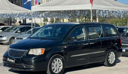 Chrysler t country trg 2014