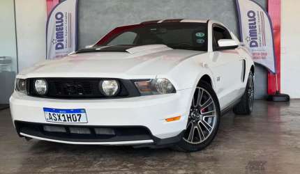 Ford mustang gt premium 5.0 v8 2010