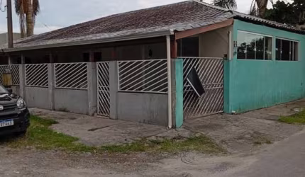 Casa à venda no bairro Balneário Itatiaia - Pontal do Paraná/PR