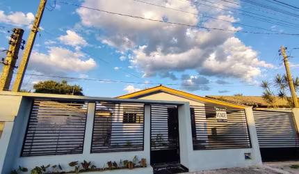 Ótimo imóvel uma quadra da Roque Vernalha