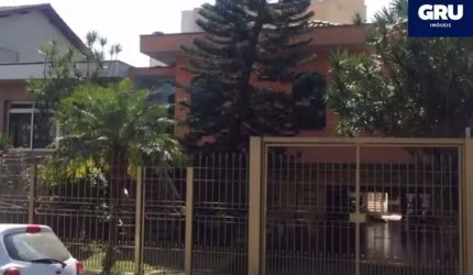 CASA TÉRREA DE ALTO PADRÃO