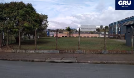 TERRENO COM TOPOGRAFIA PLANA