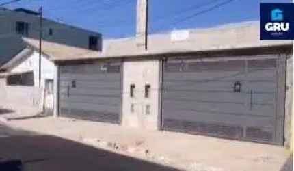 CASA TÉRREA RECÉM REFORMADA NO JARDIM VILA GALVÃO (MOBILIADO)