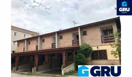 Lindo sobrado em condomínio fechado