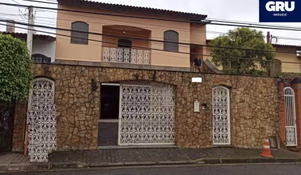 Sobrado Próx. a Favos de Mel na Vila Rosália