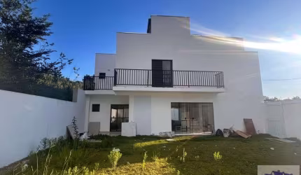 Casas de alto padrão em São RoqueSP a venda e locação Mobilhada com 4 suítes.