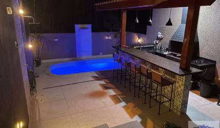 Casa a venda em Cotia no Flores do Aguassai com 2 quartos e Piscina 2  garagem