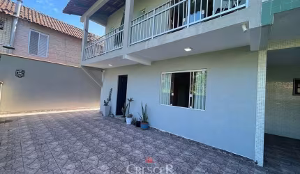 Sobrado para venda com 4 quartos em Caioba