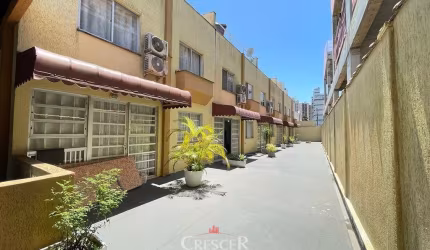 Triplex para venda com 3 quartos em Caioba