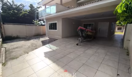 Sobrado para venda com 3 quartos em Matinhos