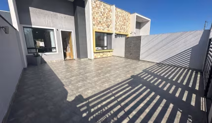 Casa para venda com 03 quartos