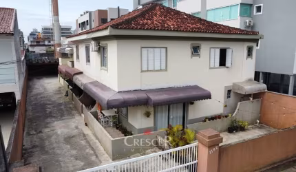 Sobrado para venda com 2 quartos em Caioba