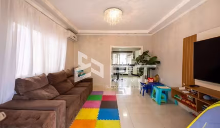 Casa com 4 quartos à venda na Bela Vista, Gaspar , 382 m2 por R$ 950.000
