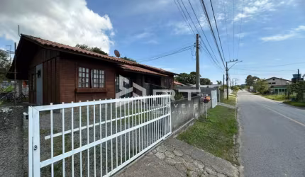 Casa com 2 quartos à venda no Centro, Penha , 120 m2 por R$ 800.000