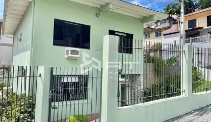 Casa com 4 quartos à venda na Escola Agrícola, Blumenau , 186 m2 por R$ 820.000
