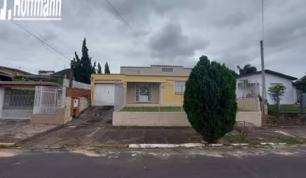 Casa - Sobrado em Estância Velha / Centro