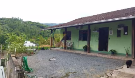 Casa com 3 quartos à venda na Rua Fernandez, 270, Velha, Blumenau, 153 m2 por R$ 398.000