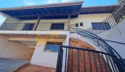 Casa com 3 quartos à venda na Rua Ursa Maior, 538, Escola Agrícola, Blumenau, 186 m2 por R$ 820.000