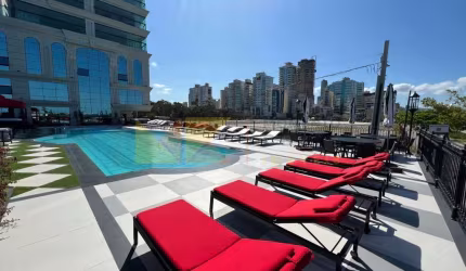 Apartamento com 4 quartos à venda na Rua 313, 2, Meia Praia, Itapema, 180 m2 por R$ 9.710.000