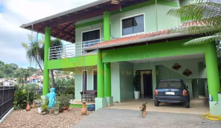 Casa com 3 quartos à venda na Rua Ricardo Koball, 239, Escola Agrícola, Blumenau, 183 m2 por R$ 880.000
