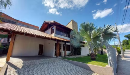 Casa com 4 quartos à venda na Rua Tóquio, 383, Velha, Blumenau, 280 m2 por R$ 2.150.000