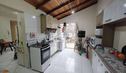 Casa em condomínio fechado com 2 quartos à venda no Olaria, Canoas  por R$ 300.000
