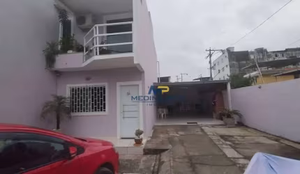 Casa com 2 dormitórios à venda por R$ 350.000,00 - Trindade - São Gonçalo/RJ
