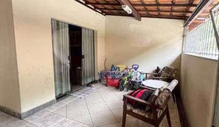 Casa com 3 dormitórios à venda, 132 m² por R$ 235.000,00 - Engenho Pequeno - São Gonçalo/RJ