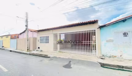 Casa com 3 dormitórios para alugar por R$ 1.350/mês - Parque Piauí - Teresina/PI