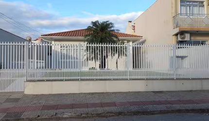 Casa em Fazenda Santo Antônio, São José/SC